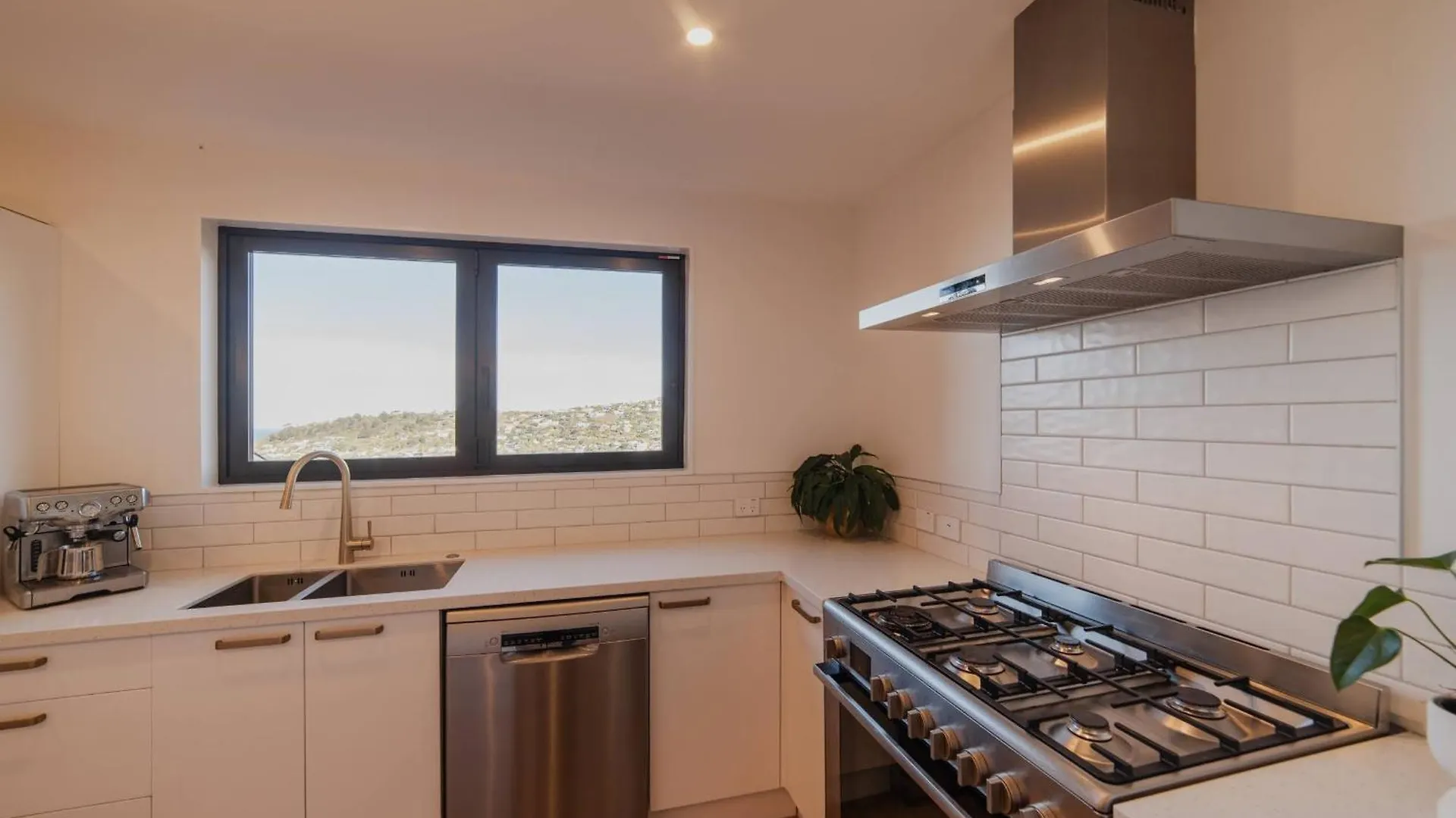 The Ultimate Cecil Wood Stay - Hot Tub Bbq & Views Christchurch Casa vacanze